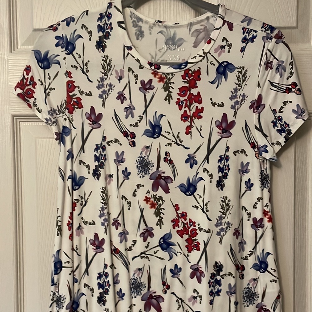 Grace and Lace Perfect Crew Neck Tee in Fashion Prints - Ivory